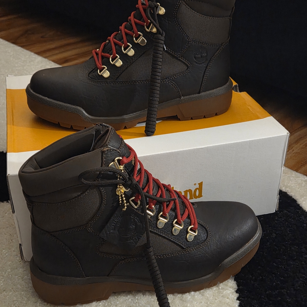 Timberland Men's Dark Brown Boots with Red Laces